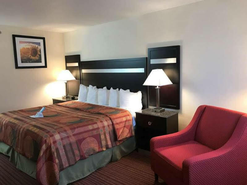 Best Western Parsons Inn Exterior photo